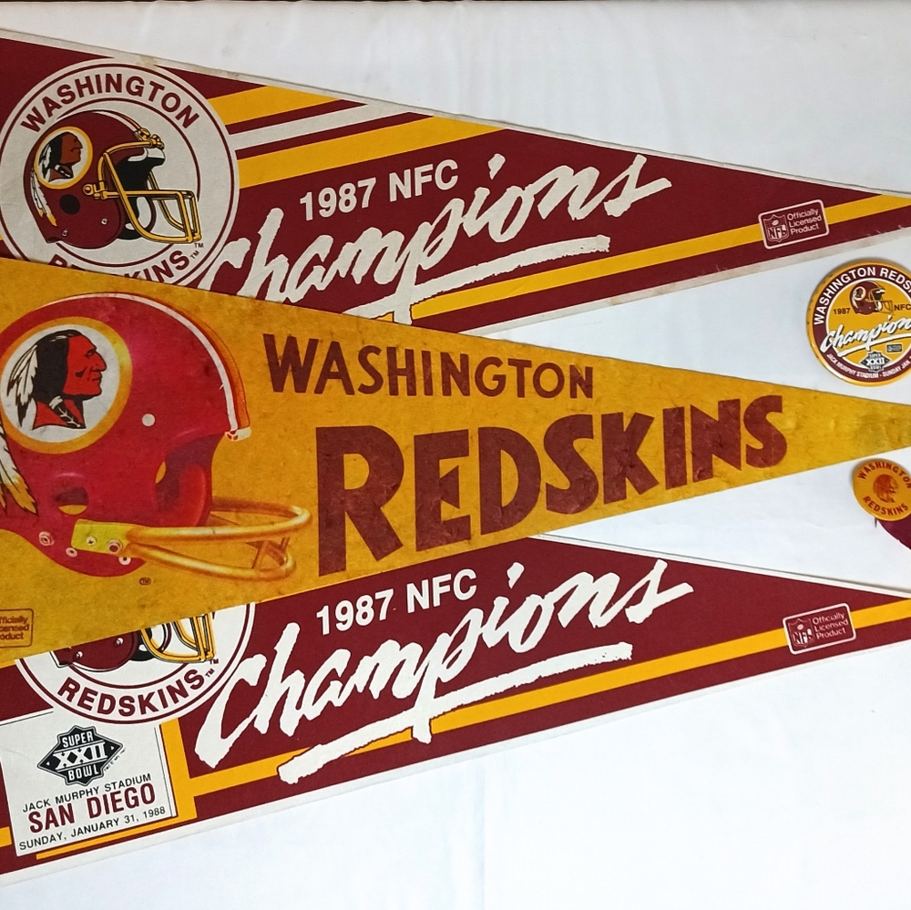 Washington Redskins Vintage Football Pennants & Pinback Buttons Lot